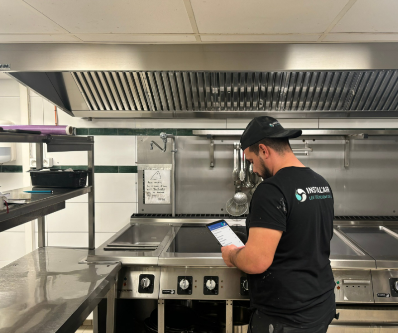 Entreprise spécialisée dans l'entretien, la maintenance et le dépannage de hotte de cuisine professionnelle à Montpellier, Béziers, Nîmes, Alès et leurs régions