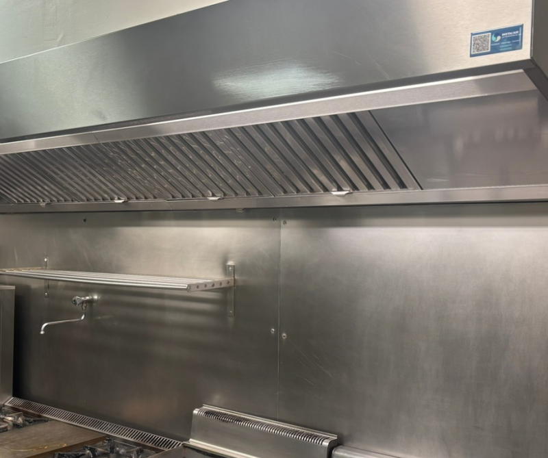 Nettoyage complet de la filtration de hotte de cuisine professionnelle de Béziers à Alès en passant par Montpellier et Nîmes